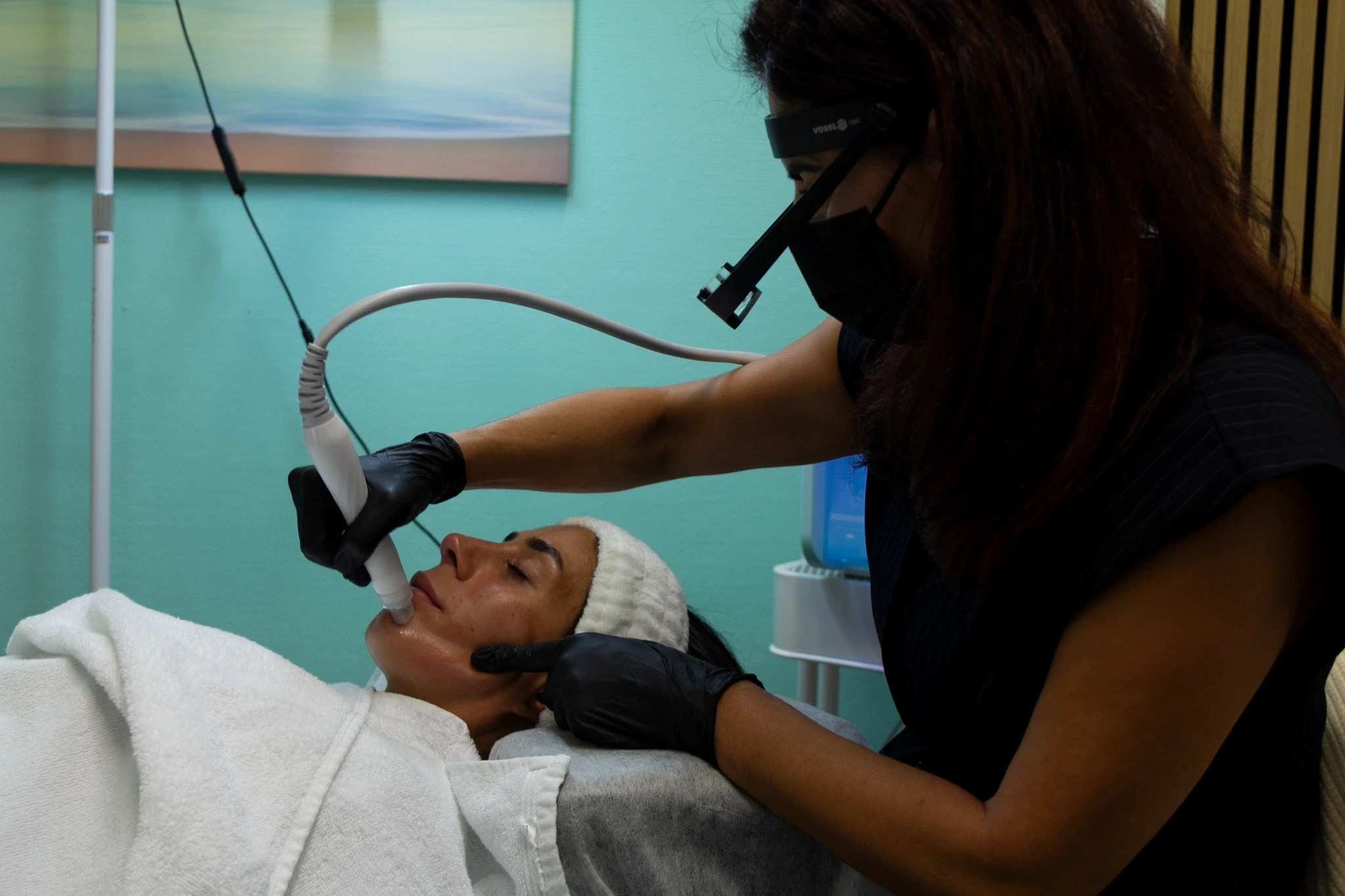 Aqua Facial und Fruchtsäurebehandlung im Kosmetikstudio Ginié in Heidelberg.